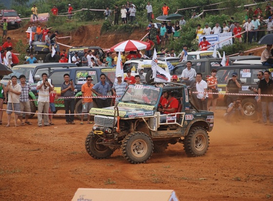 Hình ảnh khai mạc giải đua off-road VOC 2012