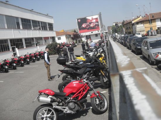 'Côn đồ Chợ Lớn' dạo chơi nhà máy xe Ducati 1