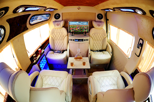 xe Ford Transit Limousine xe Ford Transit Limousine