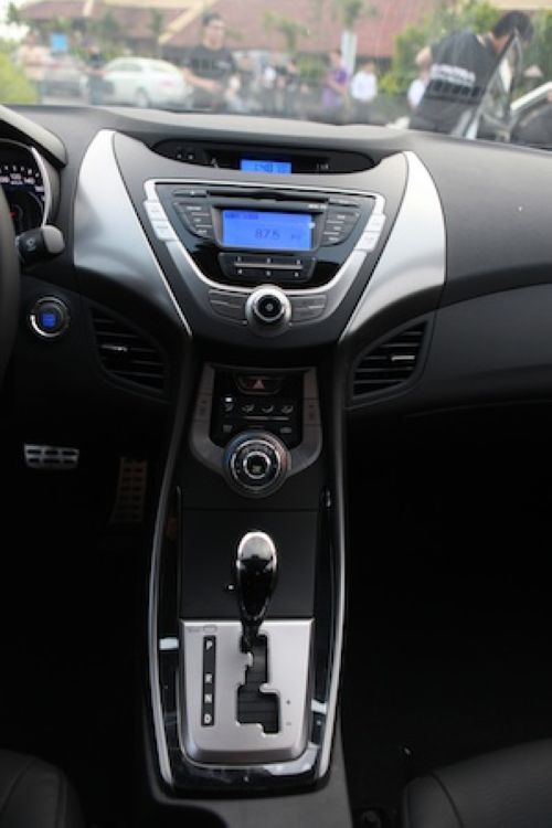Hyundai Elantra chính thức bán với giá từ 699 triệu đồng 11