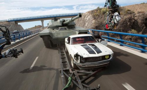 Đằng sau màn đua xe ô tô trong Fast & Furious 6 (1) ảnh 4