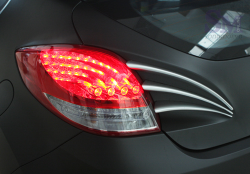 Hyundai Veloster hong cách “Người Dơi” tại Hà Nội 9 Hyundai Veloster hong cách “Người Dơi” tại Hà Nội 9