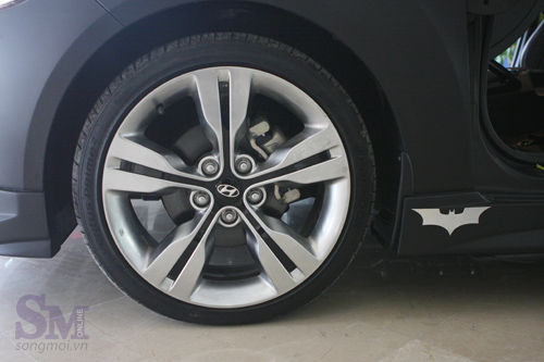 Hyundai Veloster hong cách “Người Dơi” tại Hà Nội 10 Hyundai Veloster hong cách “Người Dơi” tại Hà Nội 10
