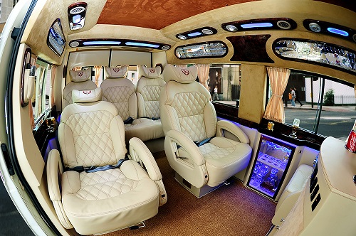 ô tô Transit limousine 1 ô tô Transit limousine 1