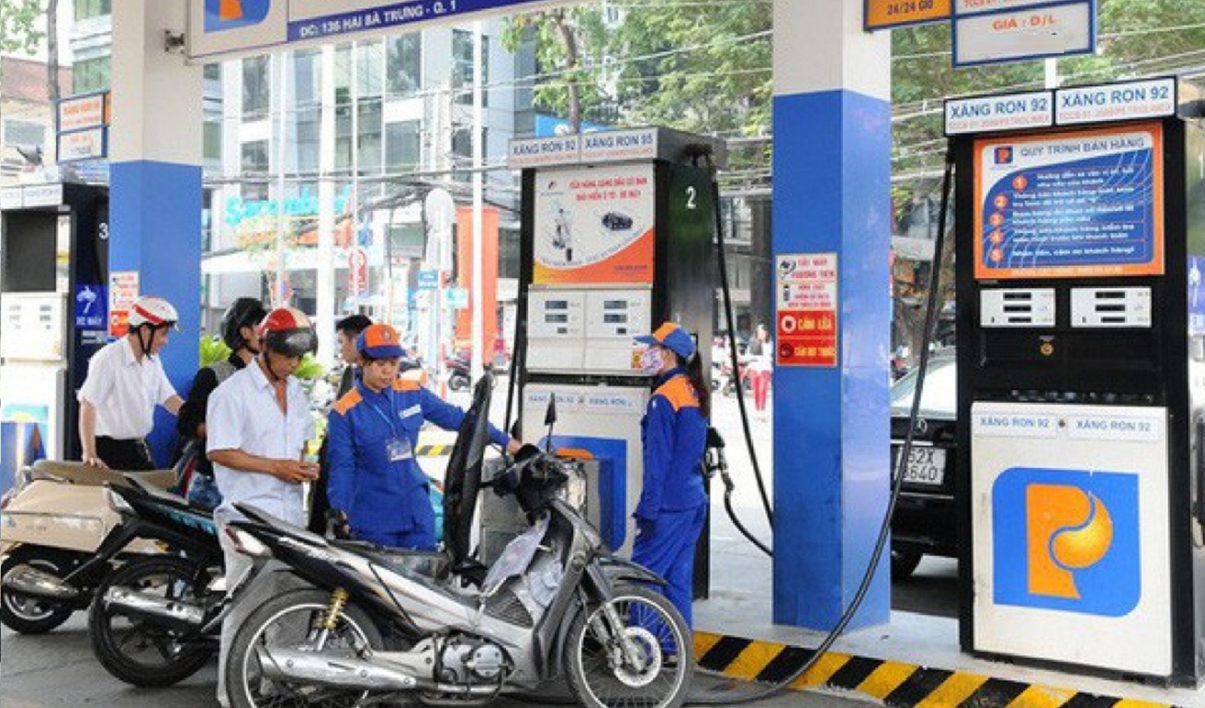 Giá xăng dầu giảm 330-1.140 đồng