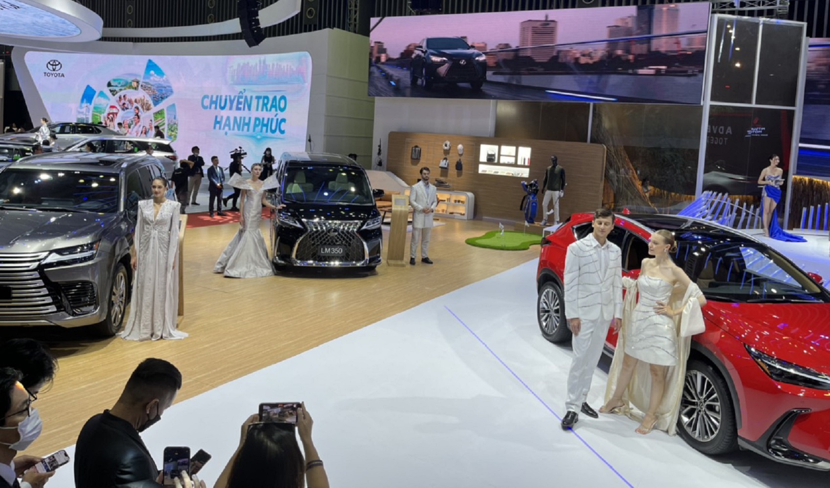 Triển lãm Ôtô Việt Nam 2022 - đơn giản và thực dụng hơn