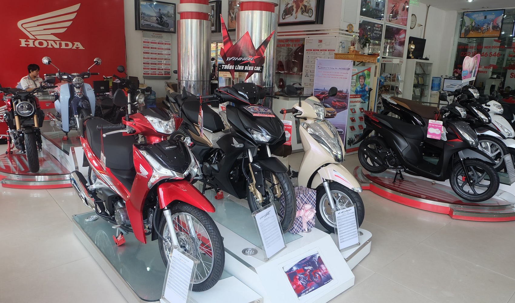 Honda xếp đầu danh sách 10 hãng xe máy bán chạy