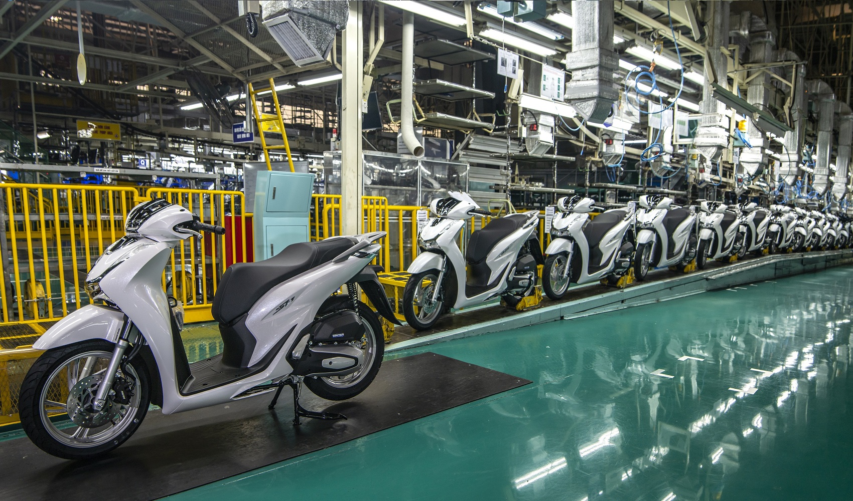 Lượng xe máy nội địa “bơm” cho thị trường tiếp tục tăng nhẹ