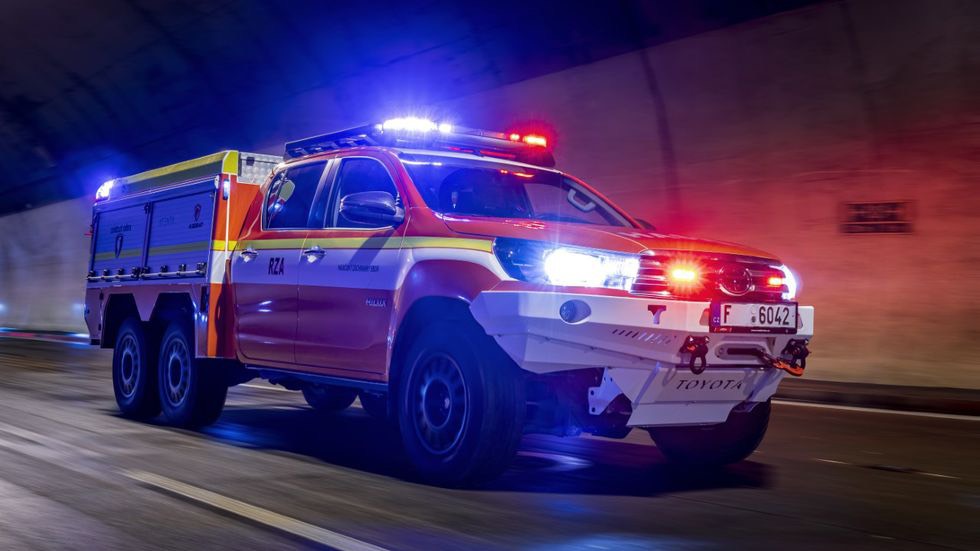 Xe cứu hỏa mới chuyên chữa cháy ôtô điện