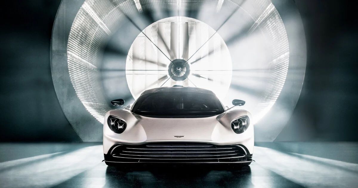 Siêu xe nâng cấp từ Aston Martin Valhalla và xe công thức 1
