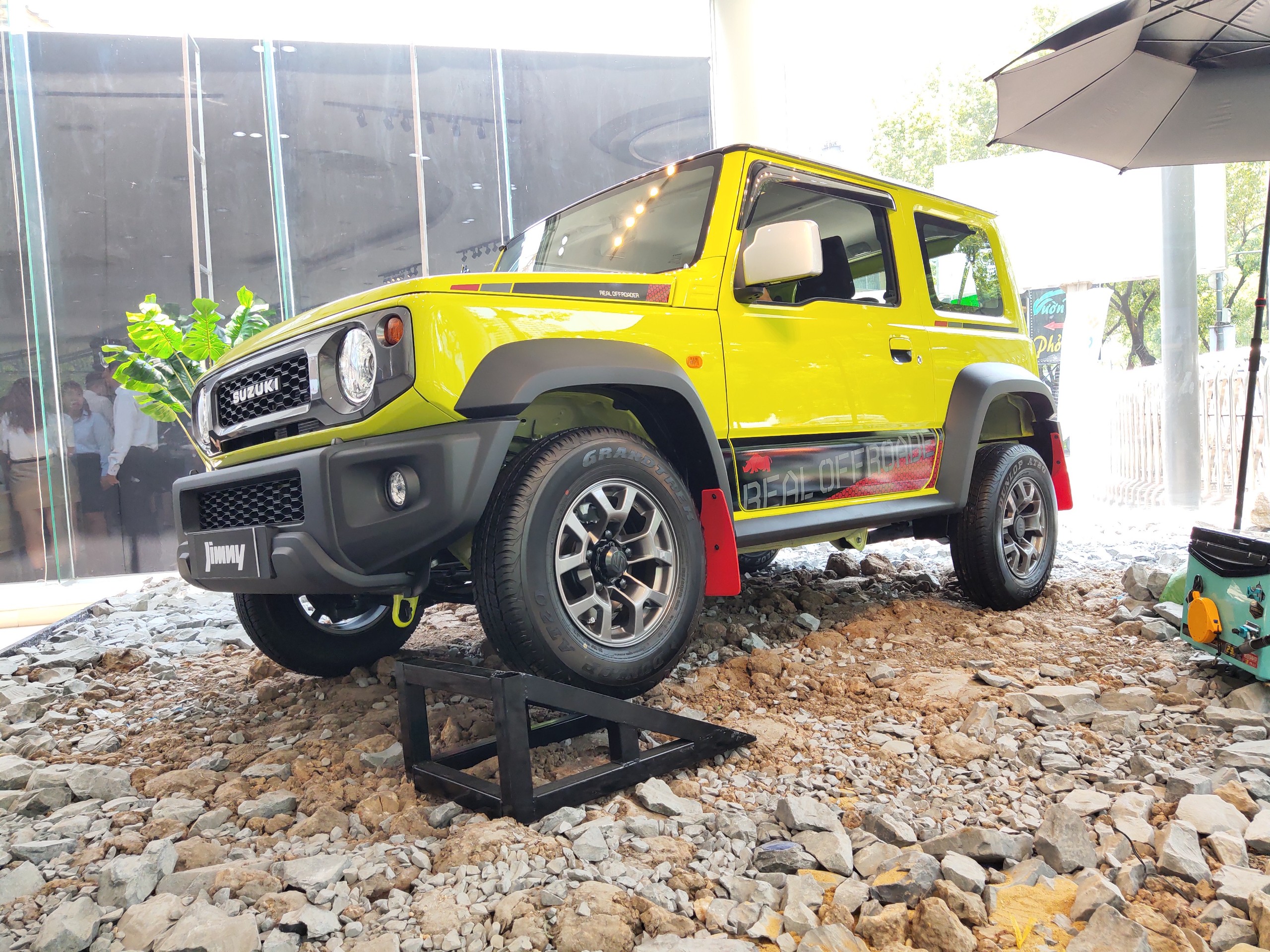 Ưu và nhược điểm của SUV cỡ nhỏ Suzuki Jimny 2024 giá từ 789 triệu