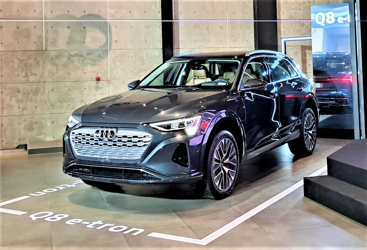 Ra mắt Audi thuần điện Q8 e-tron tại Sài Gòn với giá rẻ bất ngờ