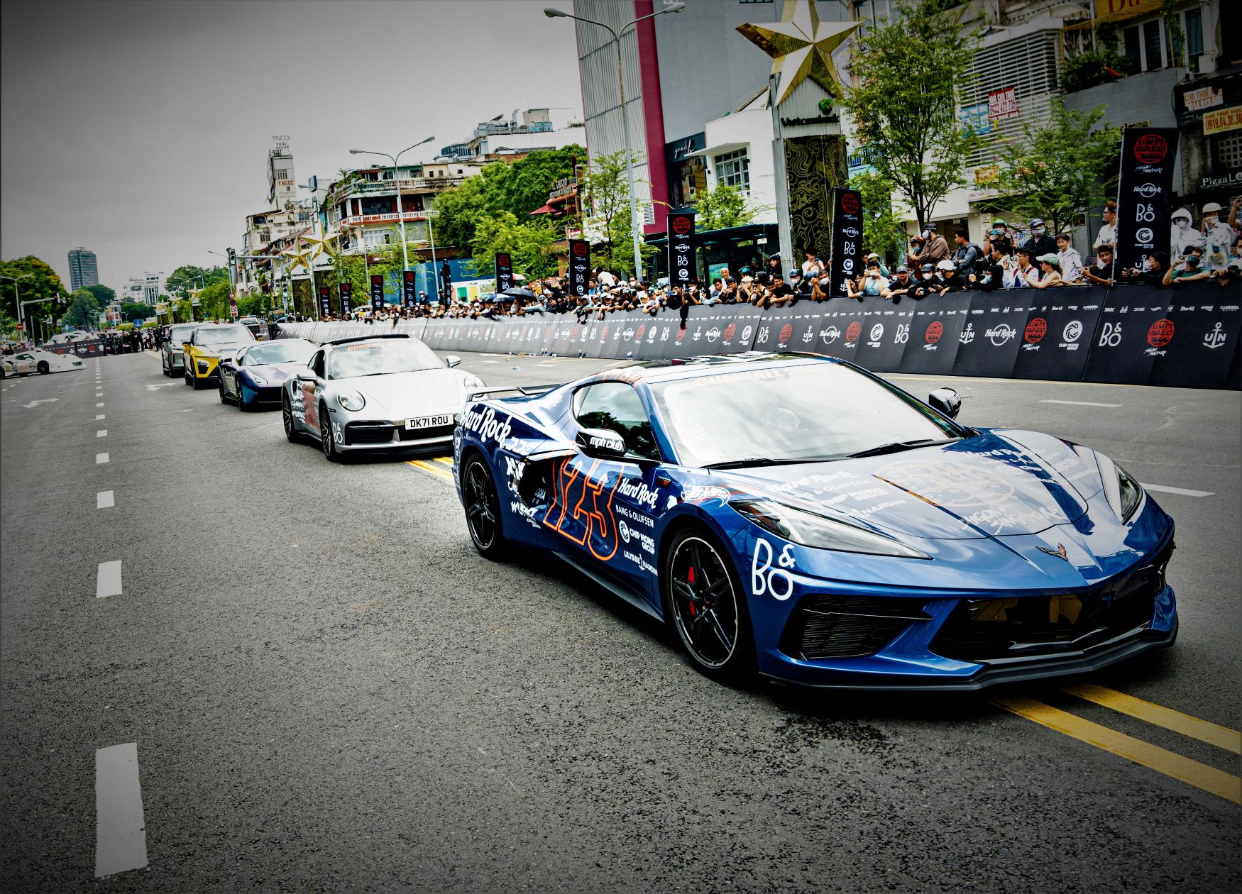 Hành trình Gumball 3000 bước đầu quyên góp hơn 600 triệu đồng hỗ trợ miền Bắc