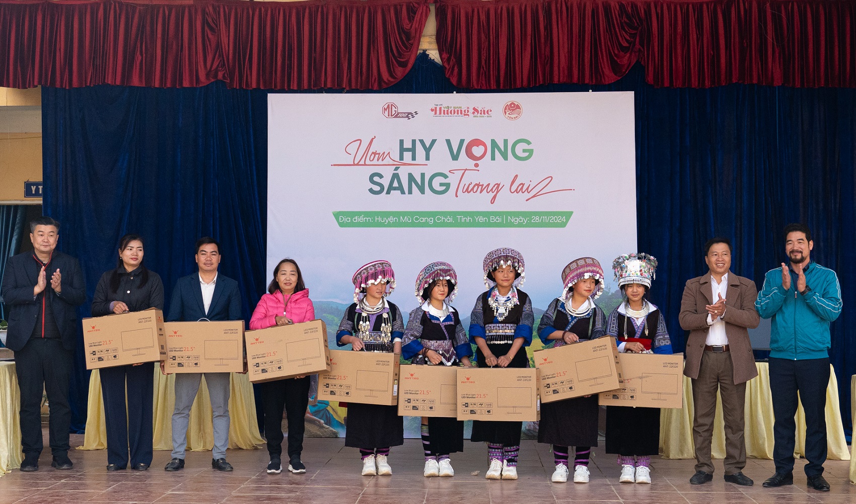 Chắp cánh ước mơ đến với vùng cao