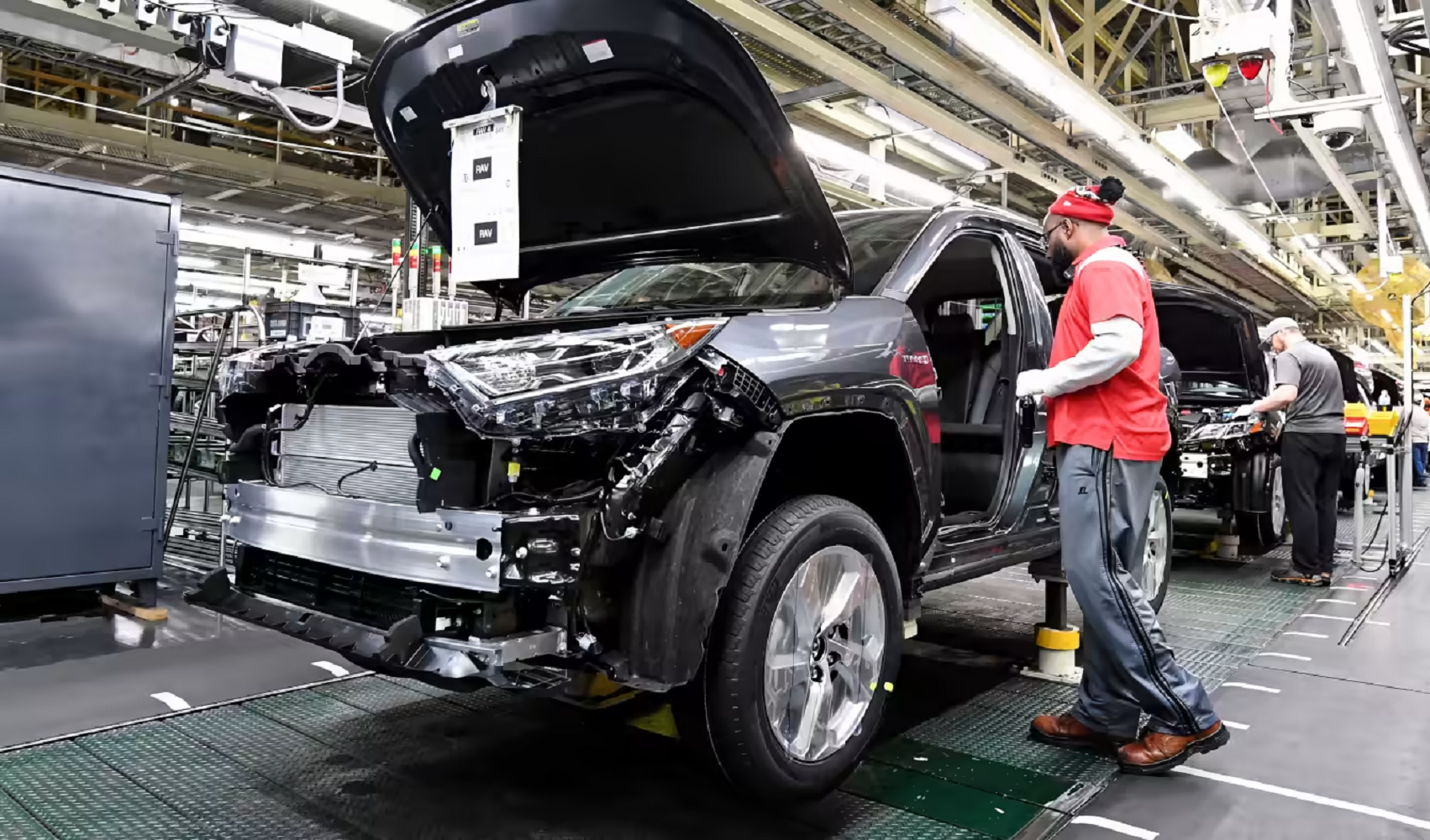 Toyota trải qua tháng giảm sản lượng thứ 10 liên tiếp