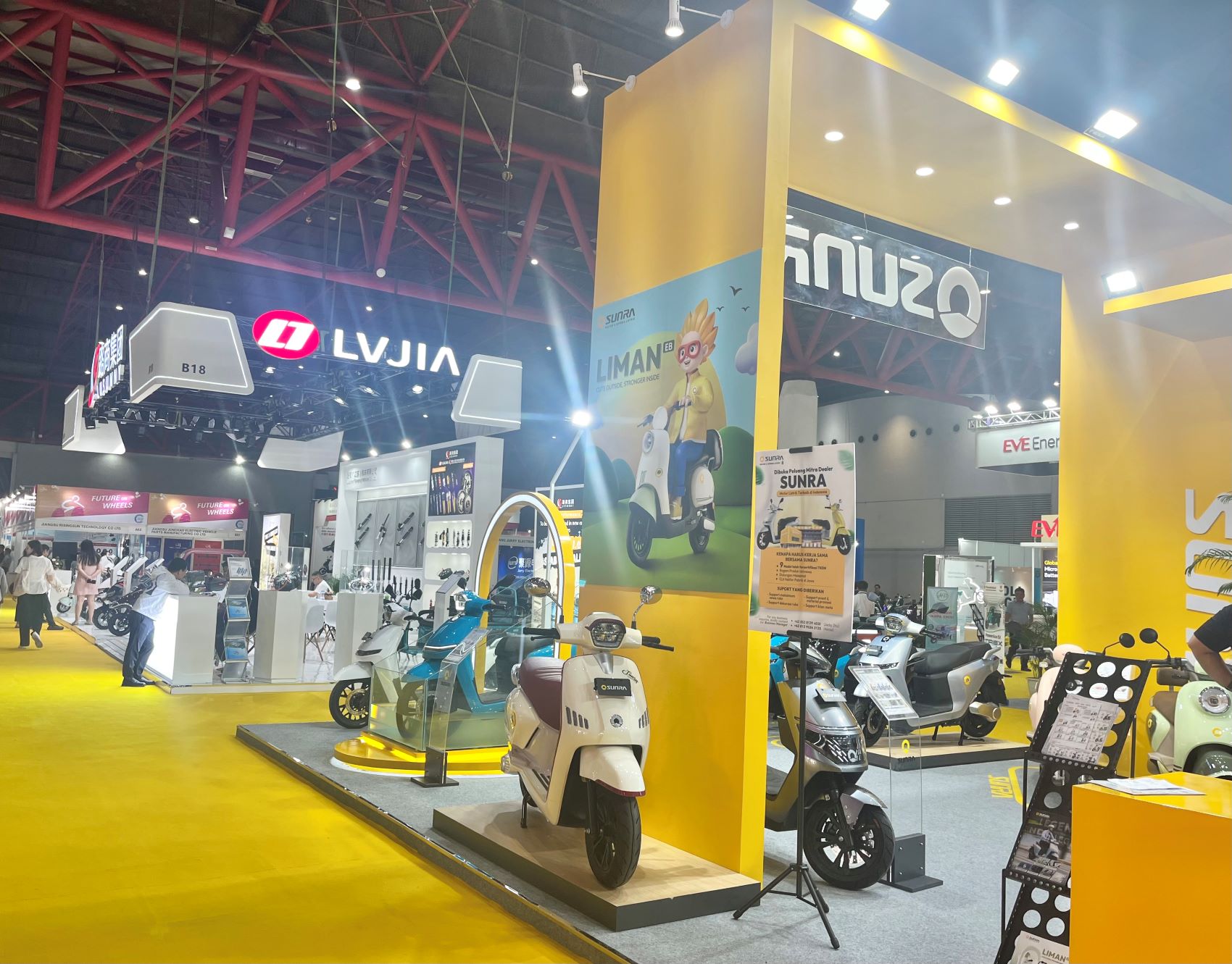 Đa dạng mẫu mã xe máy điện tại Triển lãm Asiabike Jakarta 2025 
