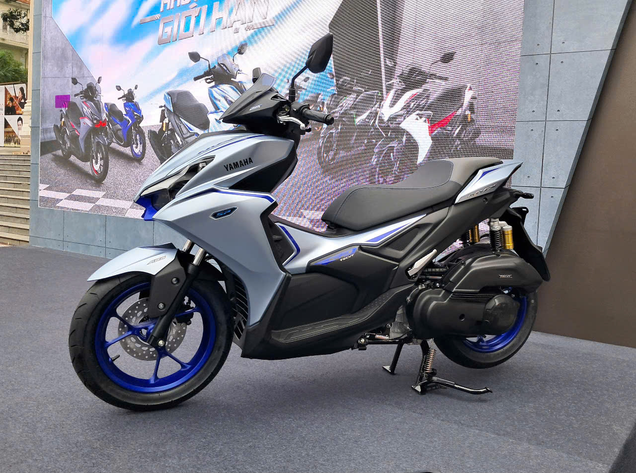 Yamaha NVX 155 đời mới 2025, xe tay ga đổ đèo an toàn như xe số, có giá chính thức từ 56,5 triệu