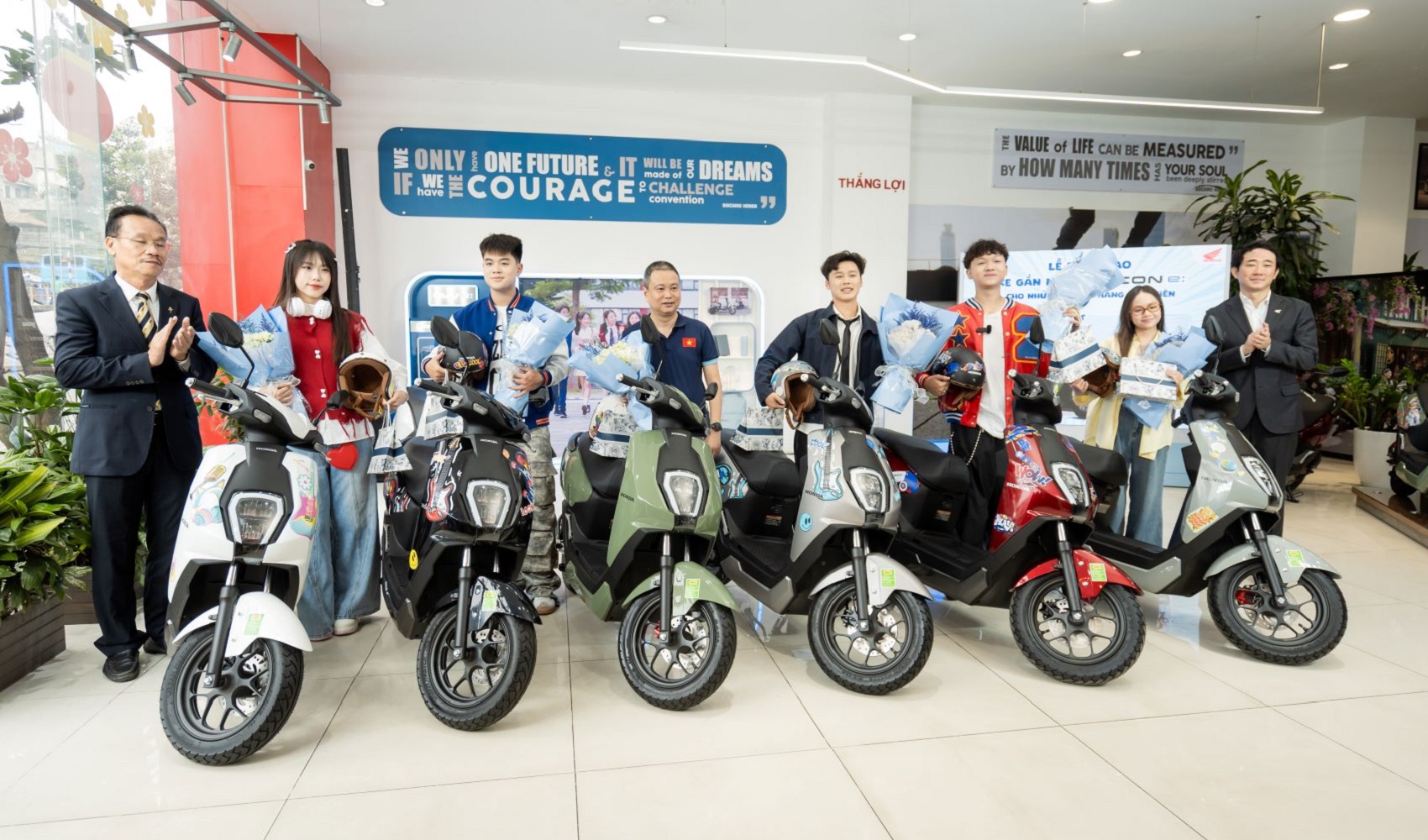 Thị trường xe máy Việt Nam tăng nhẹ trong nửa đầu năm 2025, Honda lấn sân sang xe điện