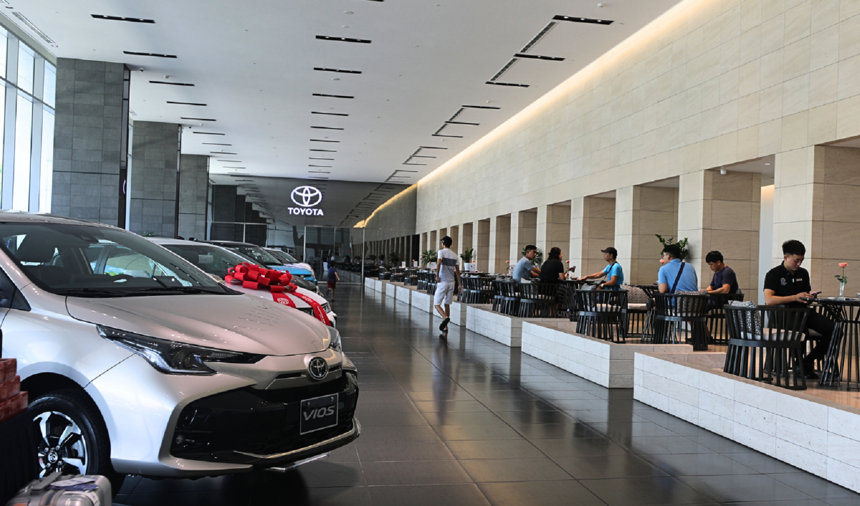 Thị trường ô tô Việt Nam phục hồi tích cực, nhưng vẫn còn nhiều thách thức