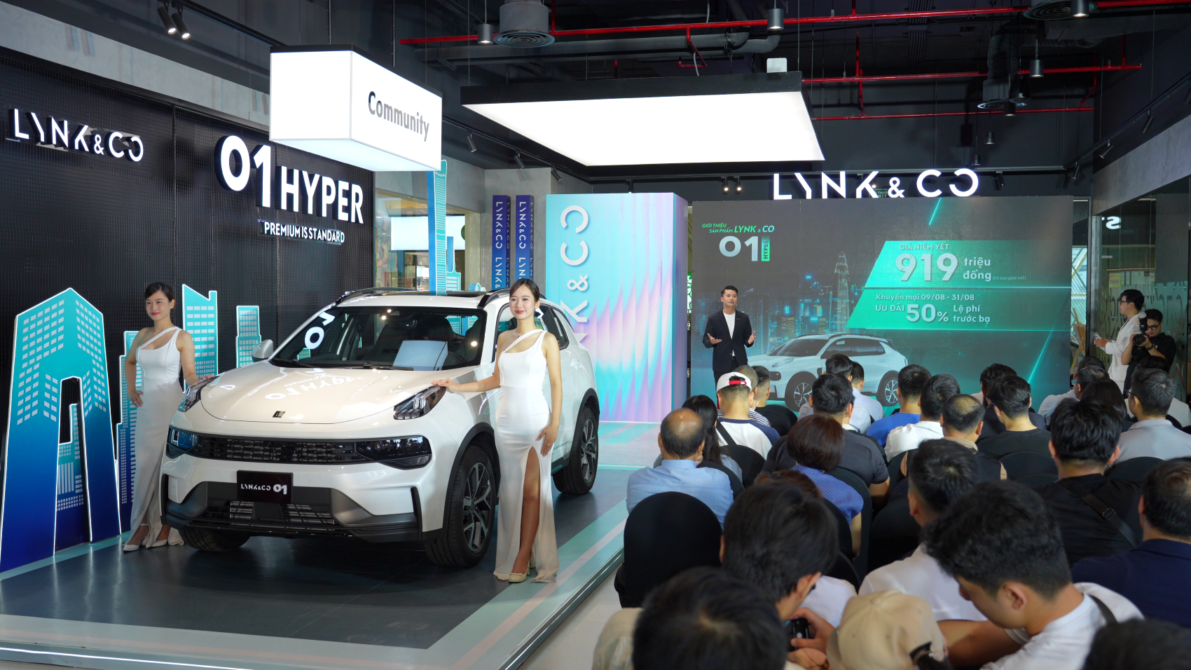 Lynk & Co 01 Hyper giá 919 triệu chính thức có mặt tại Việt Nam