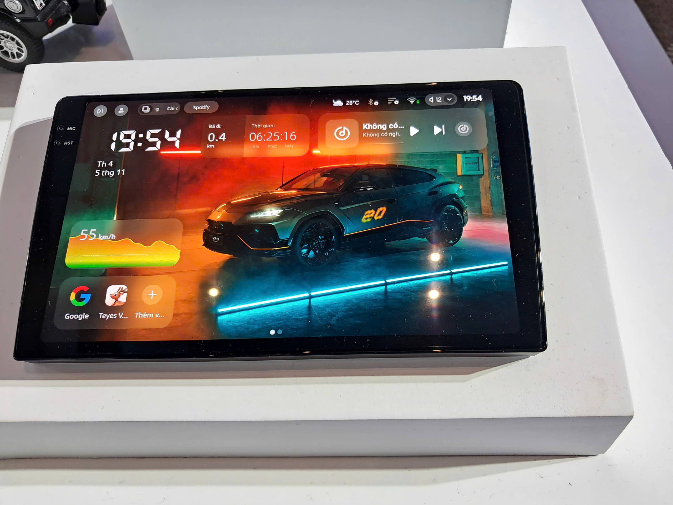Màn hình ôtô Vietmap Teyes CC4 Pro 2026 giá từ 23,990 triệu có gì