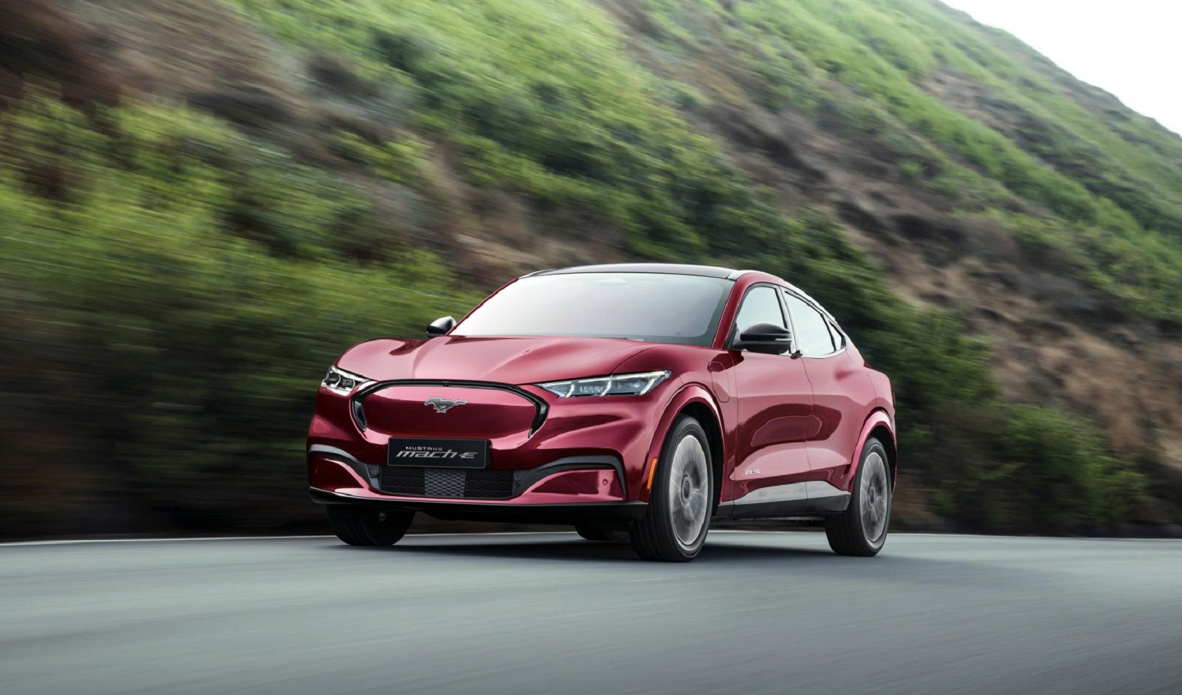 10 ô tô ít khách nhất Việt Nam tháng 10/2025: Ford Mutang Mach-E “lạc” giữa dàn xe Hàn-Nhật