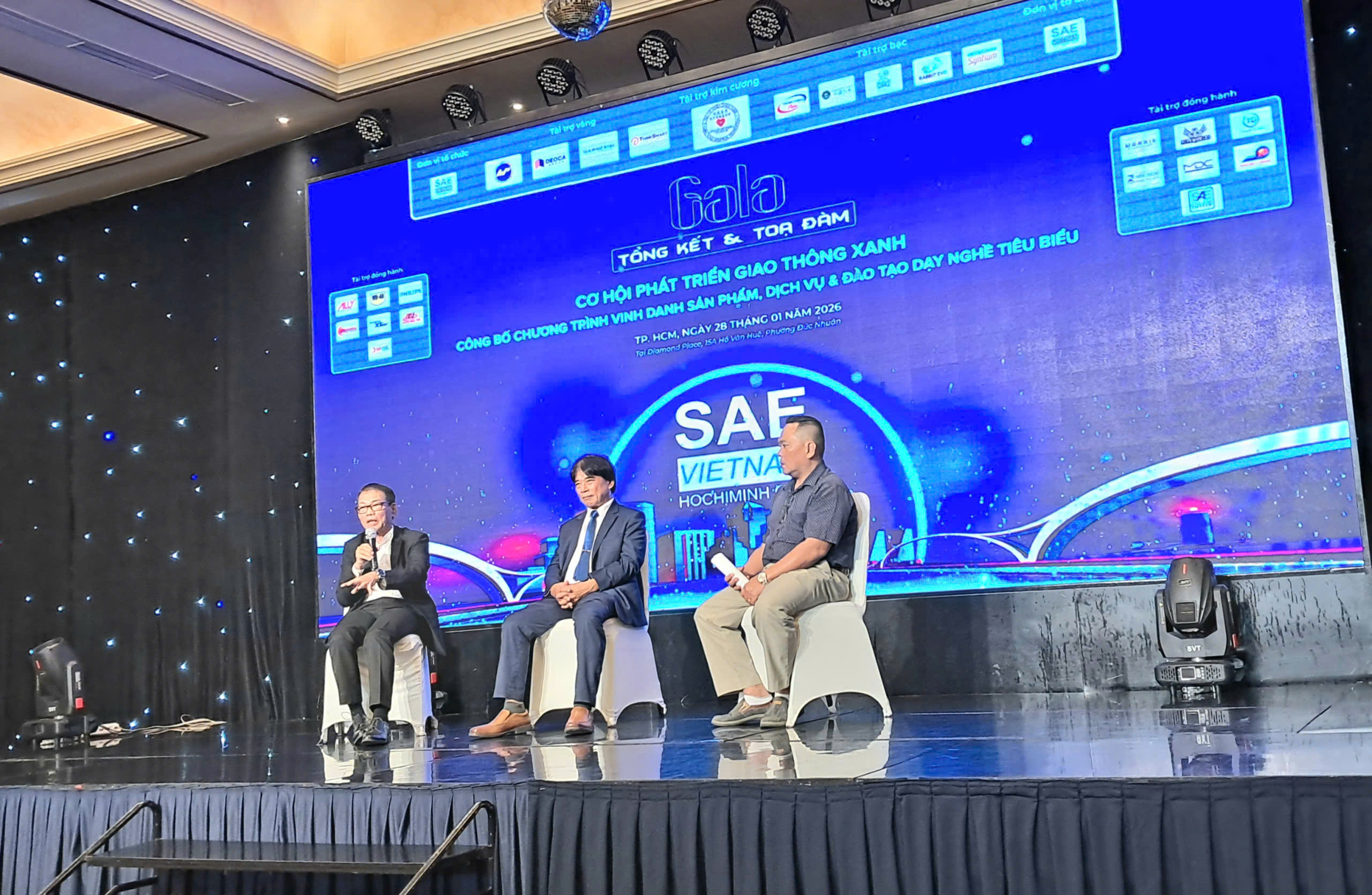 Nguyên Phó Tổng giám đốc Vingroup Võ Quang Huệ cho biết lý do tư vấn ưu tiên sản xuất xe máy điện