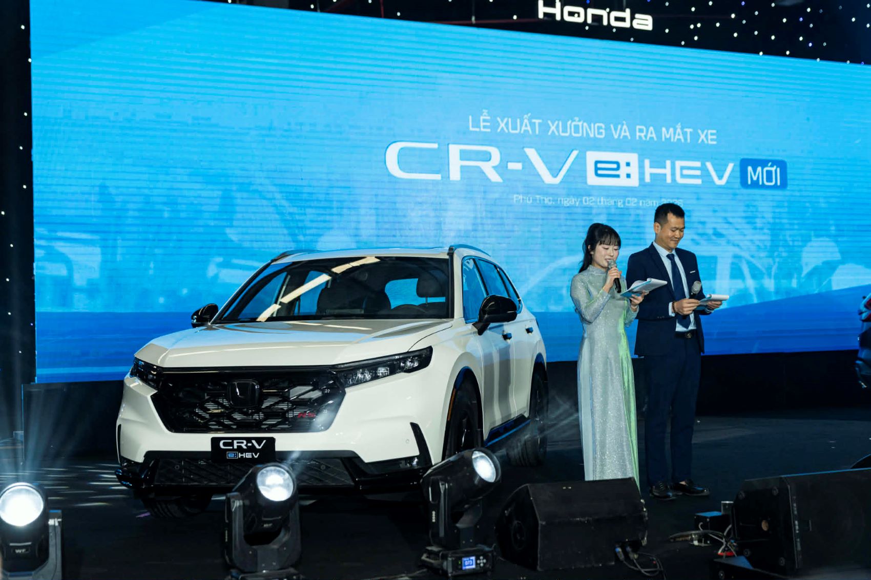 CR-V e:HEV thế hệ thứ 6 phiên bản nâng cấp ra mắt tại Việt Nam nhưng chưa công bố giá