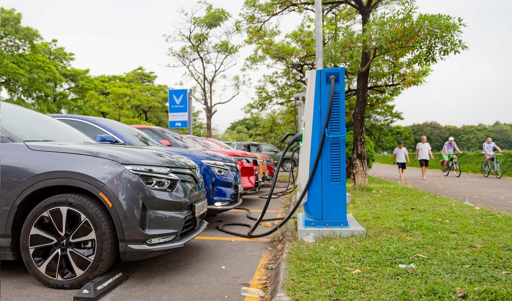 VinFast miễn phí 3 năm sạc pin cho khách hàng nhân dịp Tết Bính Ngọ 2026