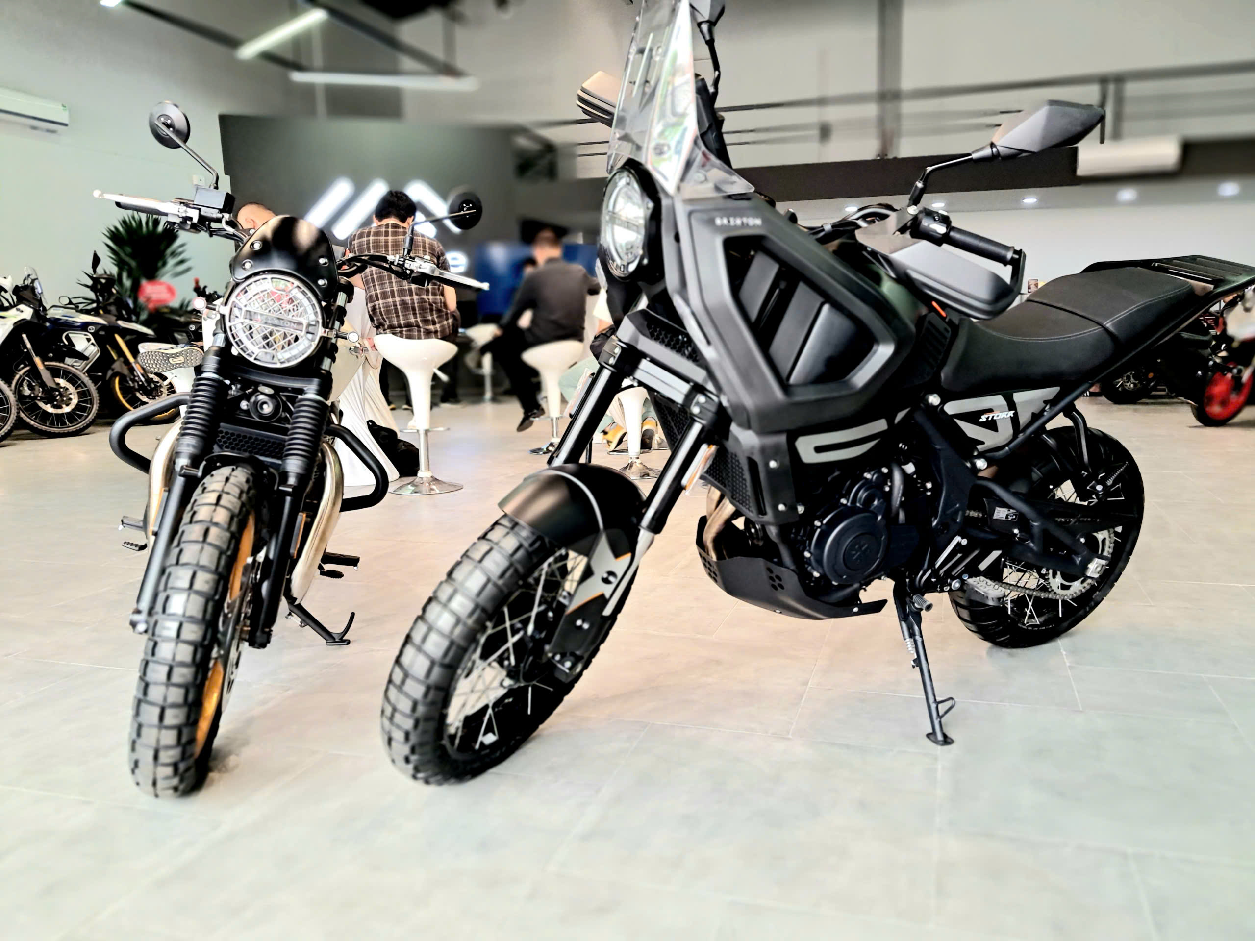 Chi tiết môtô adventure Brixton Crossfire và scrambler Cromwell về Việt Nam giá từ 168 triệu