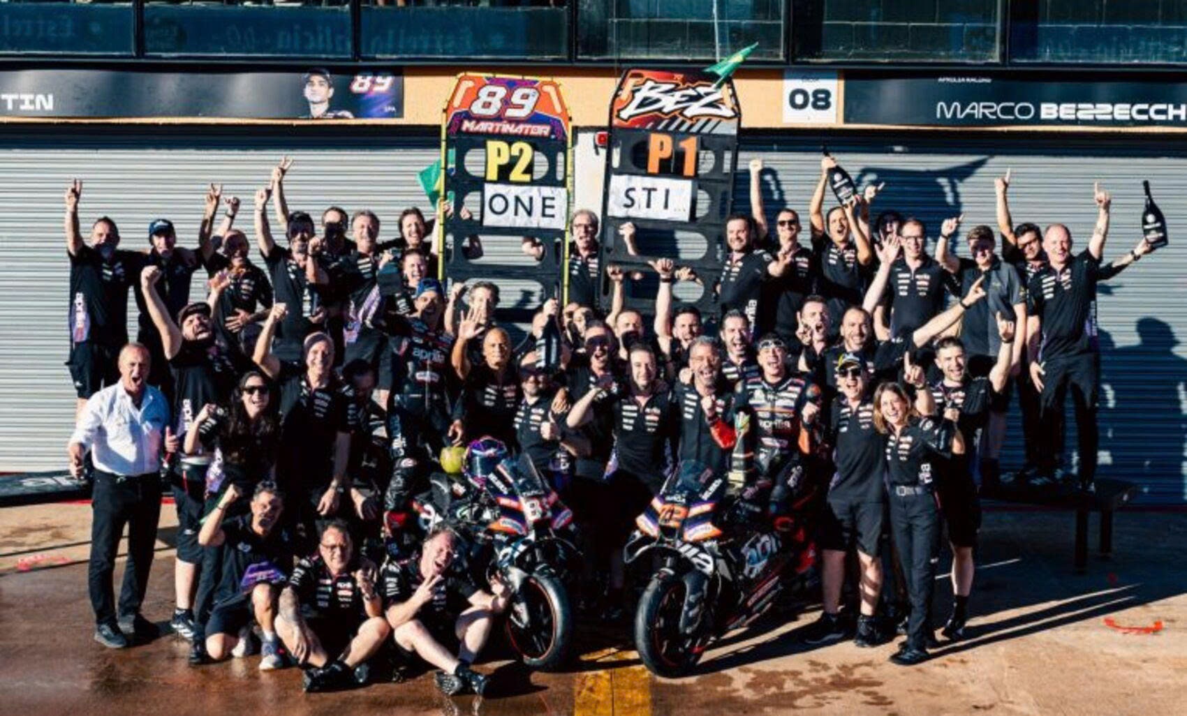 Aprilia Racing thống trị đường đua Brazil với chiến thắng kép