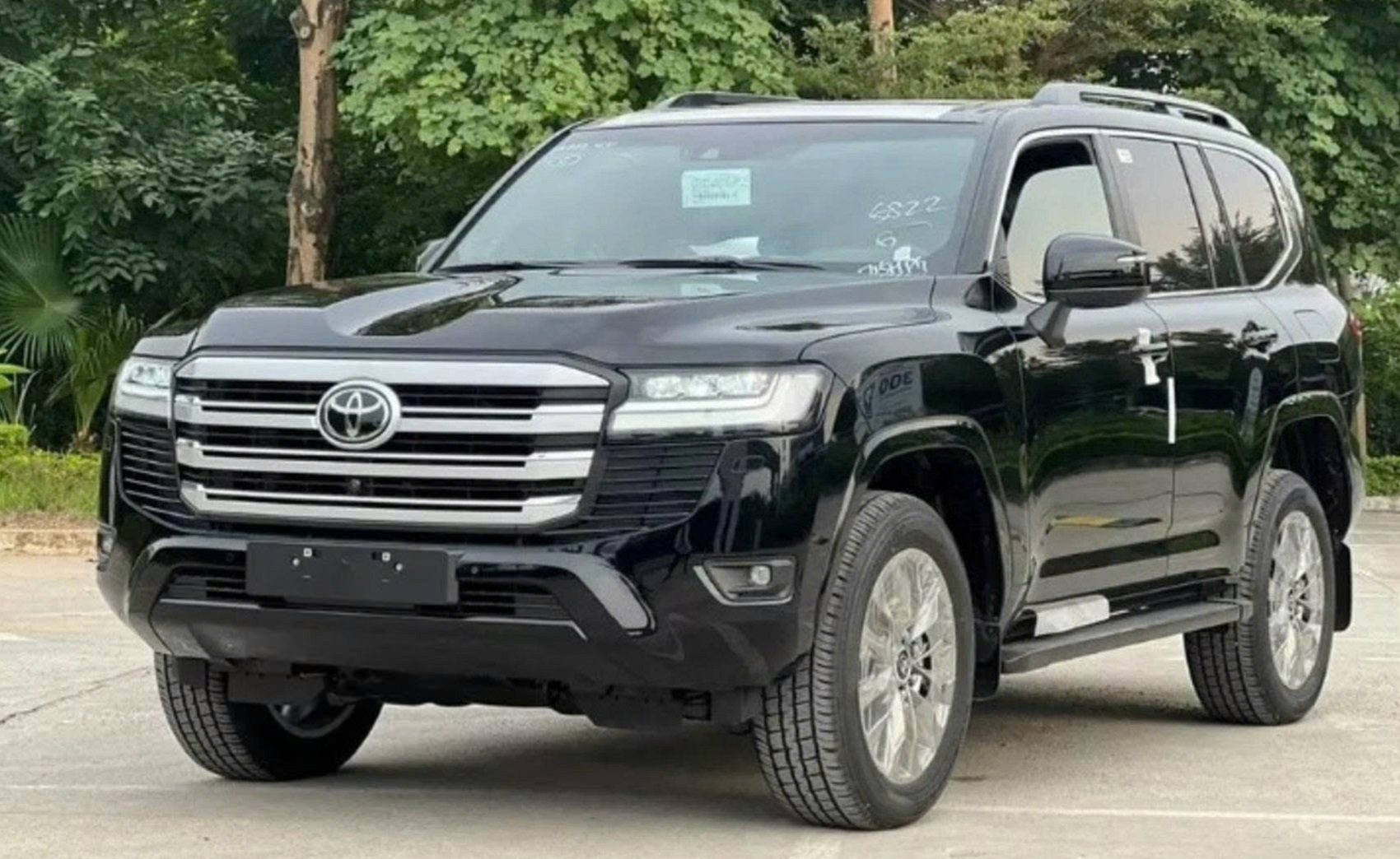 Toyota Việt Nam thông báo triệu hồi 699 xe Land Cruiser 300 bị lỗi hộp số