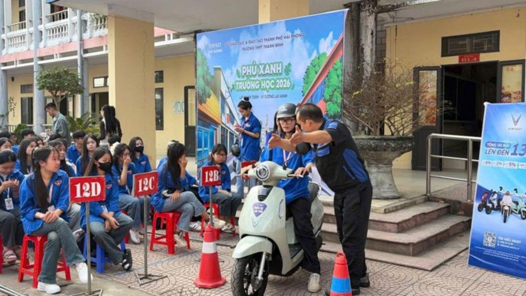 “Phủ xanh trường học 2026” lan tỏa thói quen di chuyển an toàn với xe máy điện