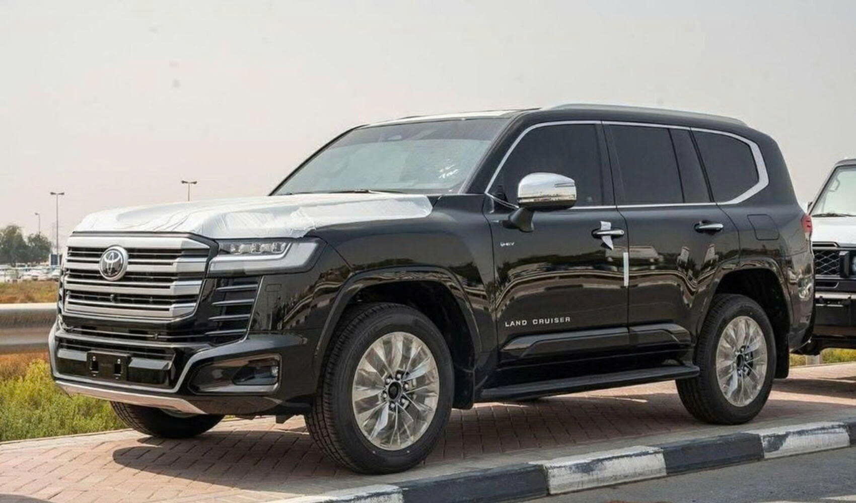 Toyota Land Cruiser LC300 Hybrid rục rịch về Việt Nam: mạnh nhất lịch sử, giá dự kiến vượt 4,5 tỷ đồng