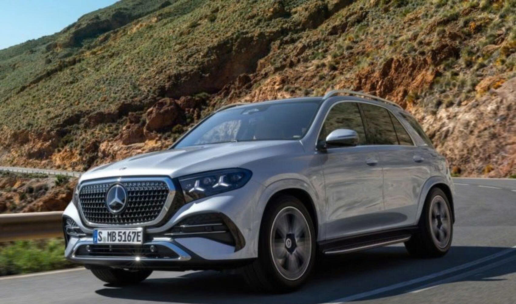 Mercedes-Benz GLE 2026 ra mắt: Phủ kín công nghệ khoang lái, hệ thống treo có thể dự đoán các gờ giảm tốc
