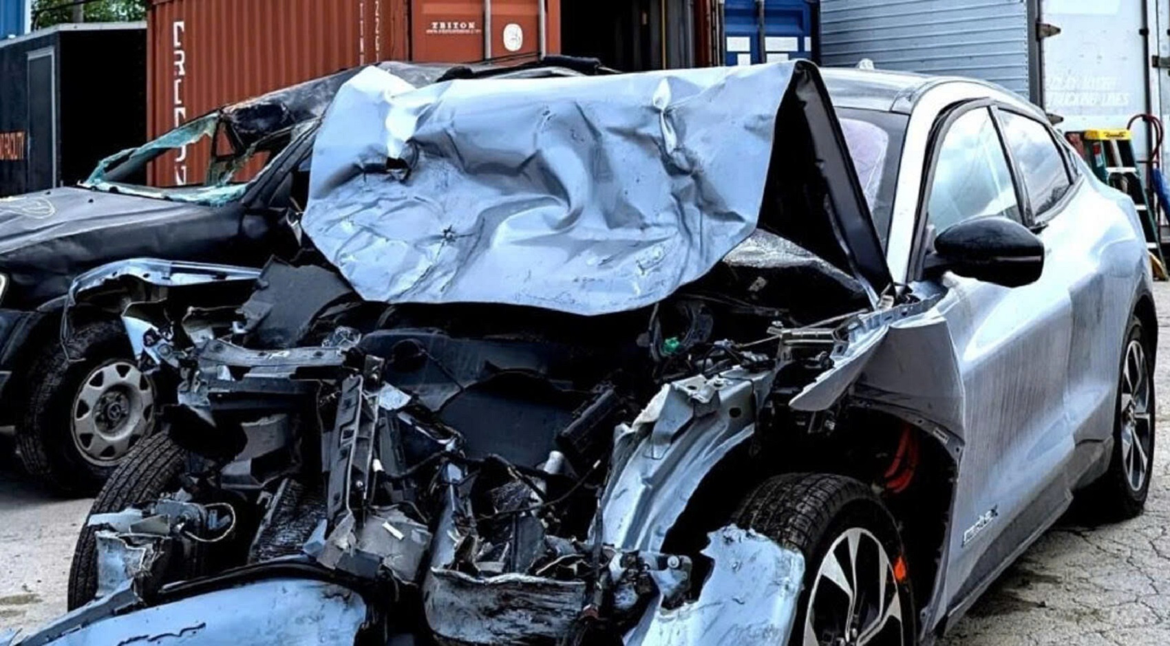 Tài xế Ford Mustang Mach-E gây tai nạn chết người do quá ỷ lại vào chế độ lái xe rảnh tay