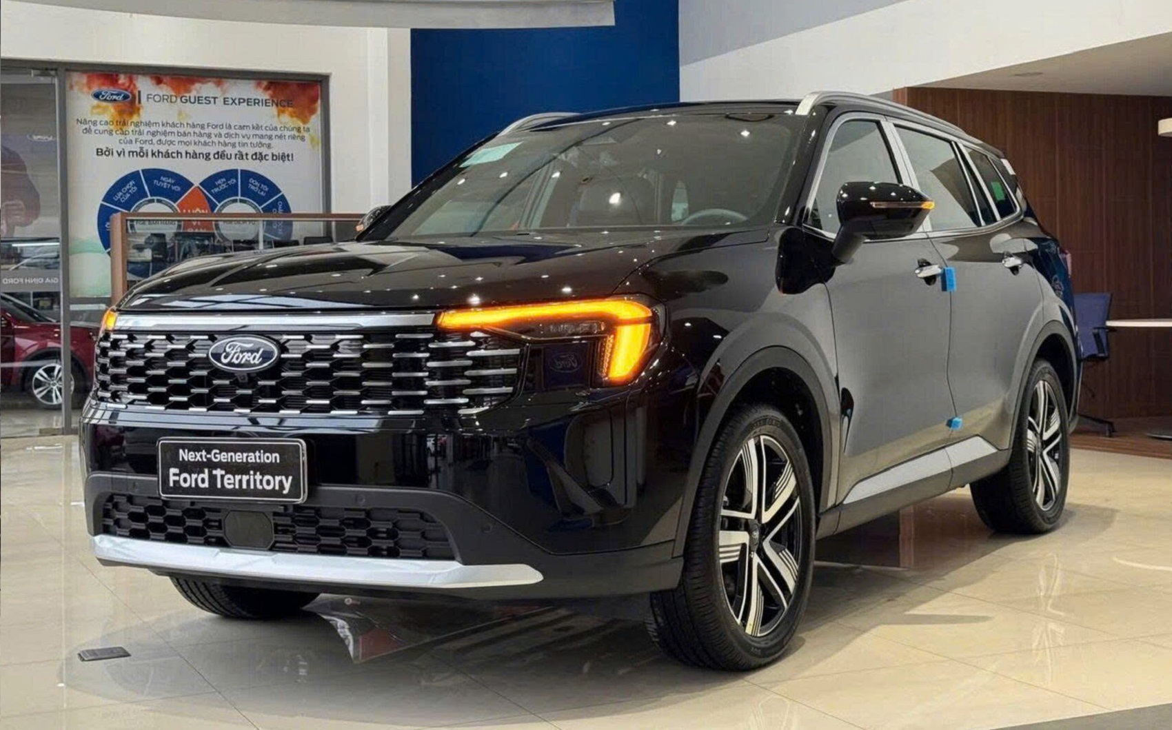 Giá niêm yết giảm còn 739 triệu đồng, Ford Territory "tuyên chiến" với Mazda CX-5