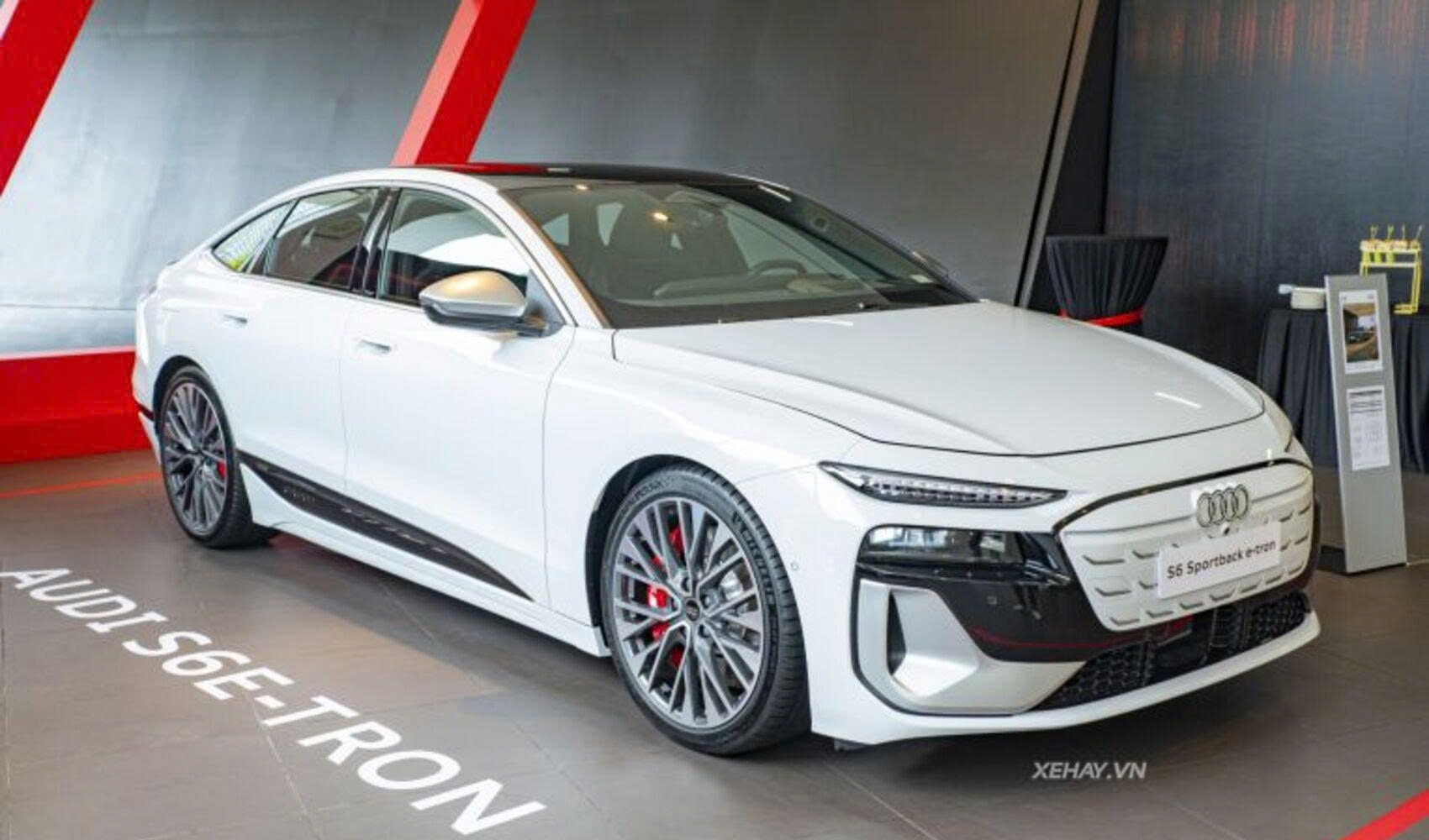 Thực tế Audi S6 Sportback e-tron tại Việt Nam: Sedan điện hiệu suất cao chỉ được phân phối đúng 5 chiếc, giá từ 4,19 tỷ đồng