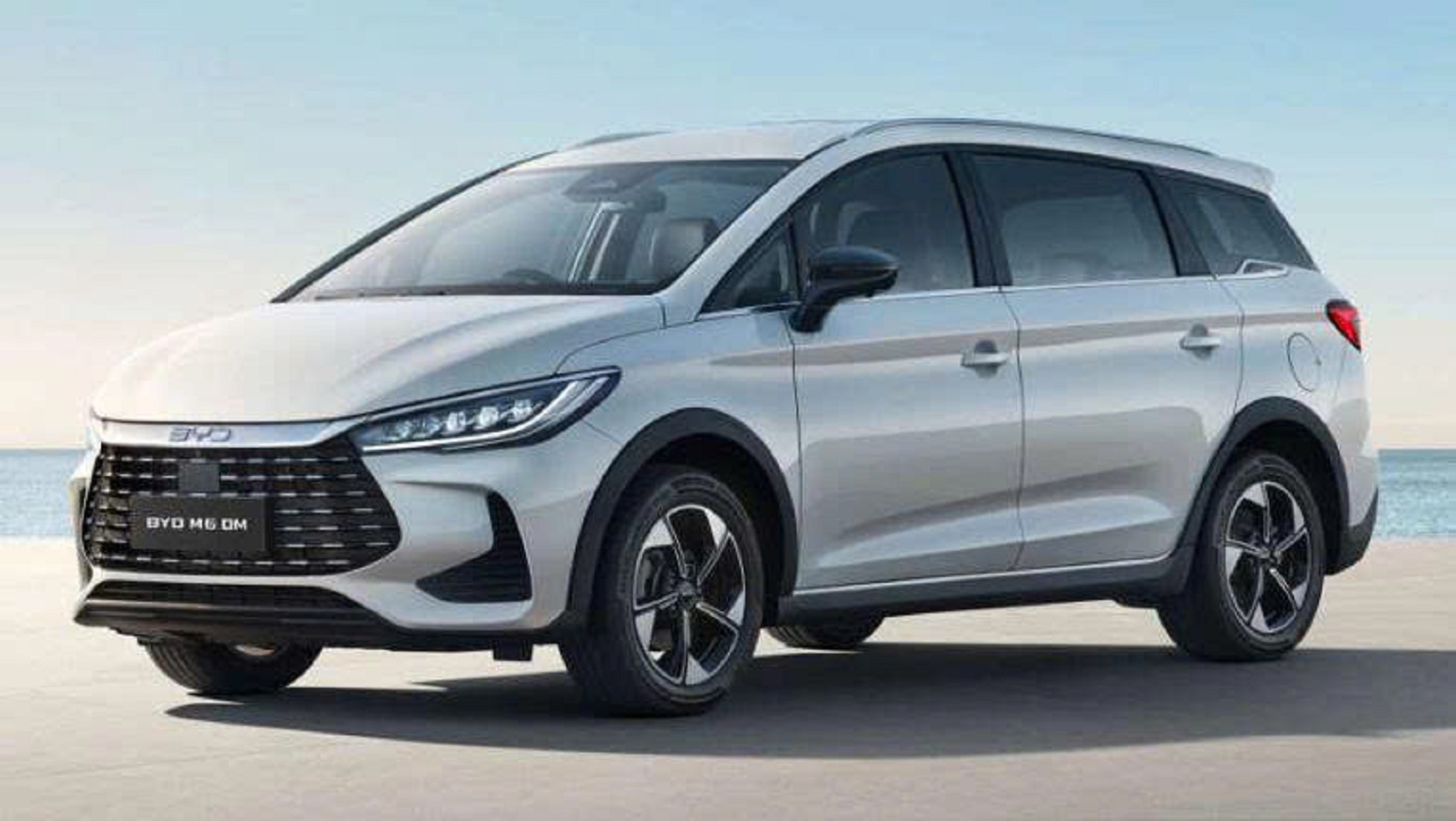 BYD M6 có thêm bản PHEV: Thiết kế lai SUV, tiêu thụ nhiên liệu chỉ 65km/lít