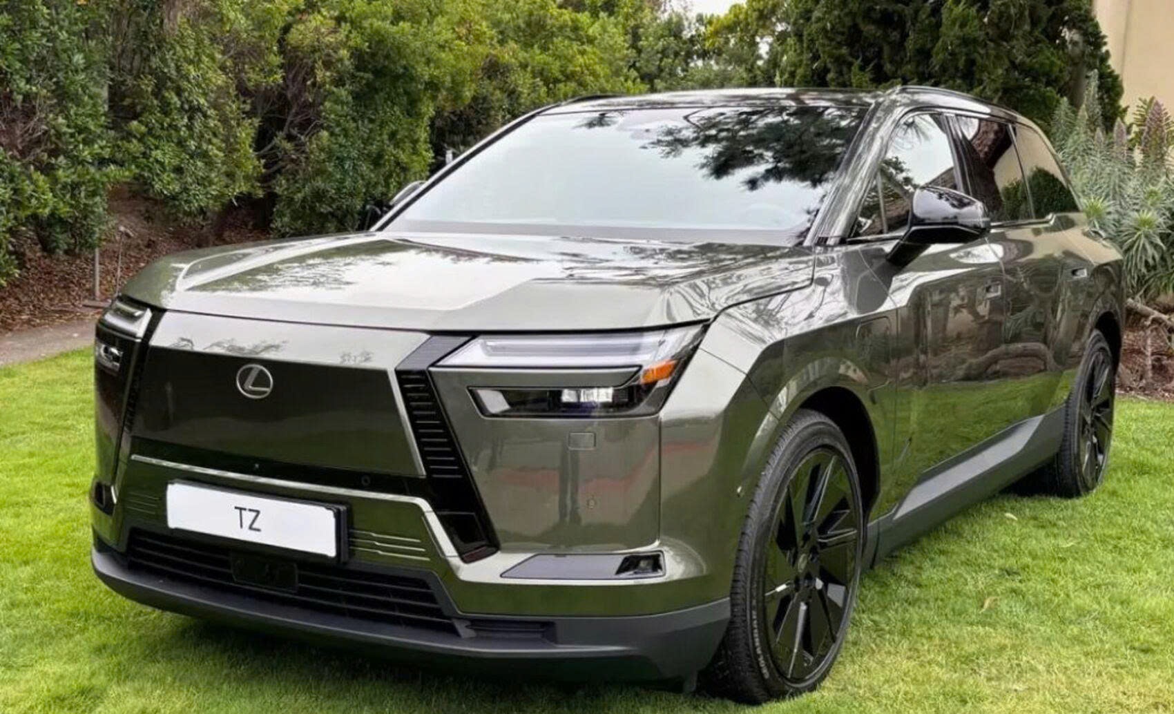 Lexus TZ ra mắt thị trường Việt năm 2027: SUV điện hạng sang chạy được 640 km/sạc