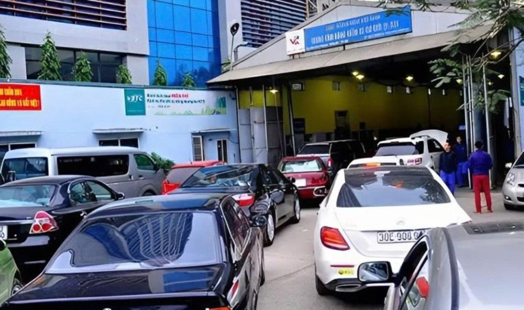 Thủ tục đăng kiểm được rút ngắn, cấp giấy chứng nhận mất 2 ngày
