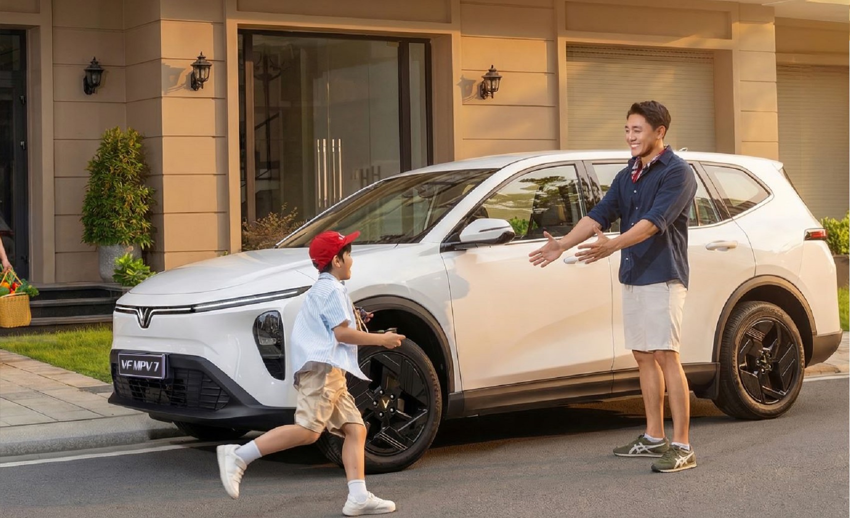  “Chốt” VinFast VF MPV 7 để đi lại hàng ngày cho gia đình, chủ xe hài lòng vì quá thực dụng và tiết kiệm