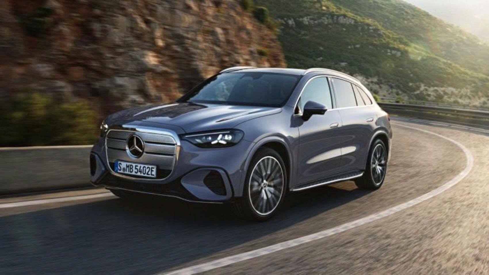 Mercedes-Benz nhận cọc GLC EV mới: SUV điện chạy 703 km, sạc 10-80% trong 22 phút