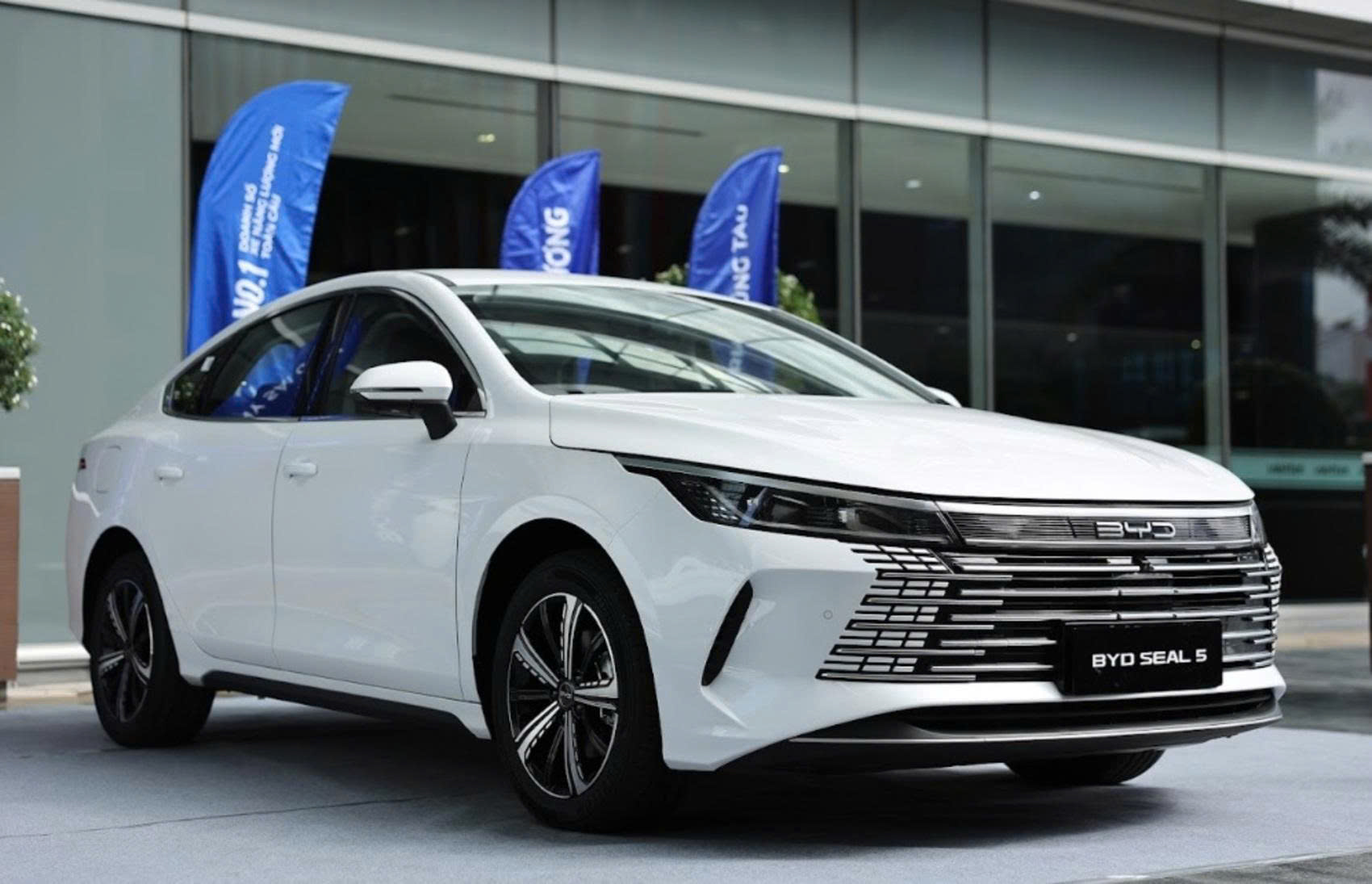 BYD Việt Nam bán 353 xe chỉ sau ngày đầu tiên tổ chức sự kiện BYD Fest 102 Mùa 2
