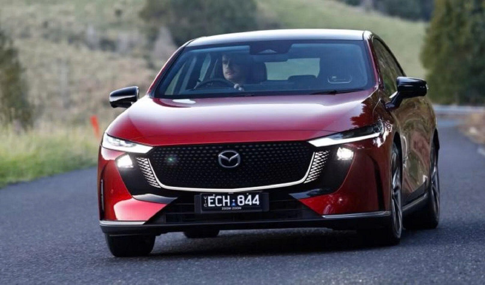 Mazda 6e 2026 được nâng cấp pin thế hệ mới, sạc 30-80% chỉ trong 15 phút