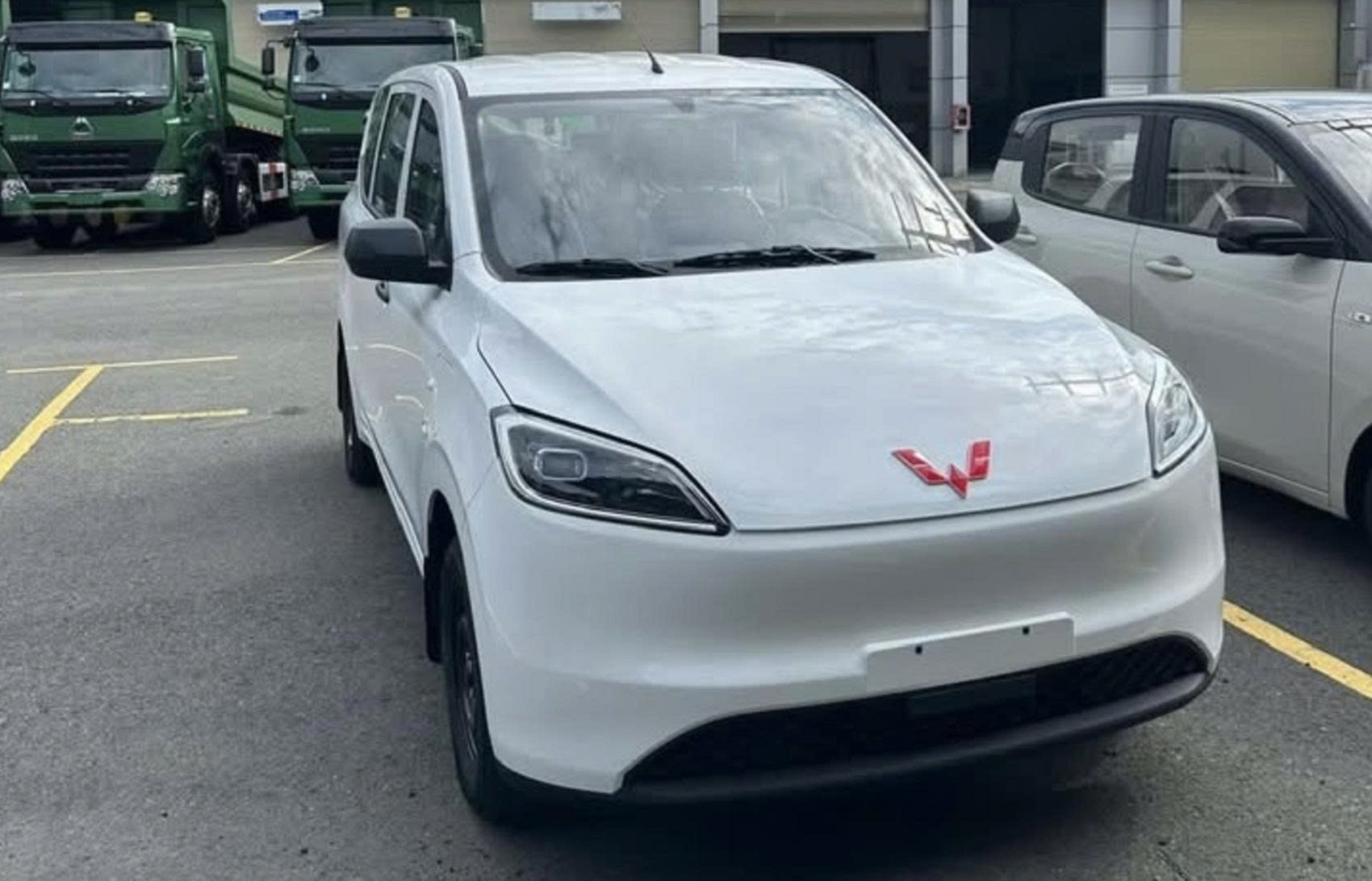 Wuling Grango mở bán, giá 499 triệu đồng: MPV điện 7 chỗ sạc nhanh DC 50 kW, chạy 300km