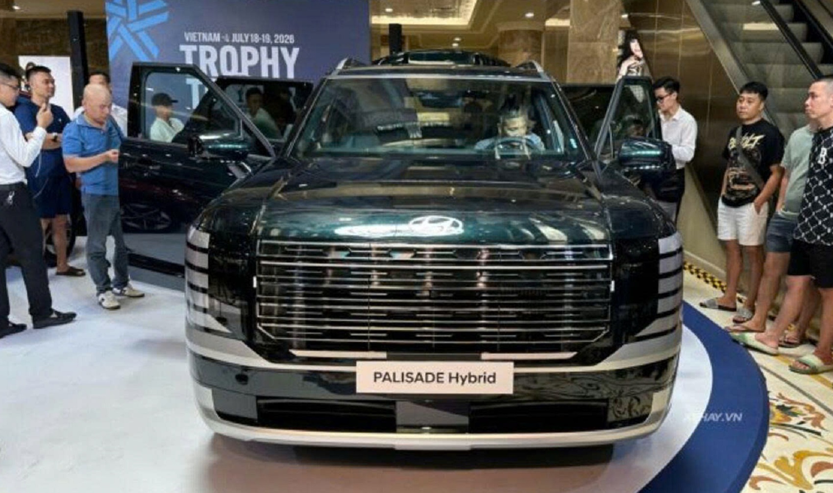 Ảnh thực tế Hyundai Palisade Hybrid 2026 tại Việt Nam: Giá khởi điểm 1,5-1,7 tỷ đồng
