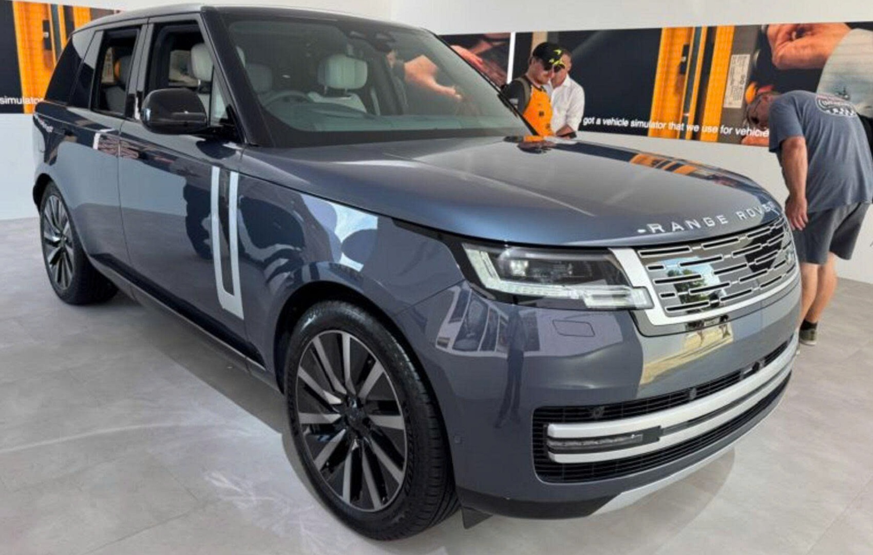Range Rover Electric bản thương mại lần đầu lộ diện: Hơn 61.000 người đăng ký mua xe dù chưa ra mắt