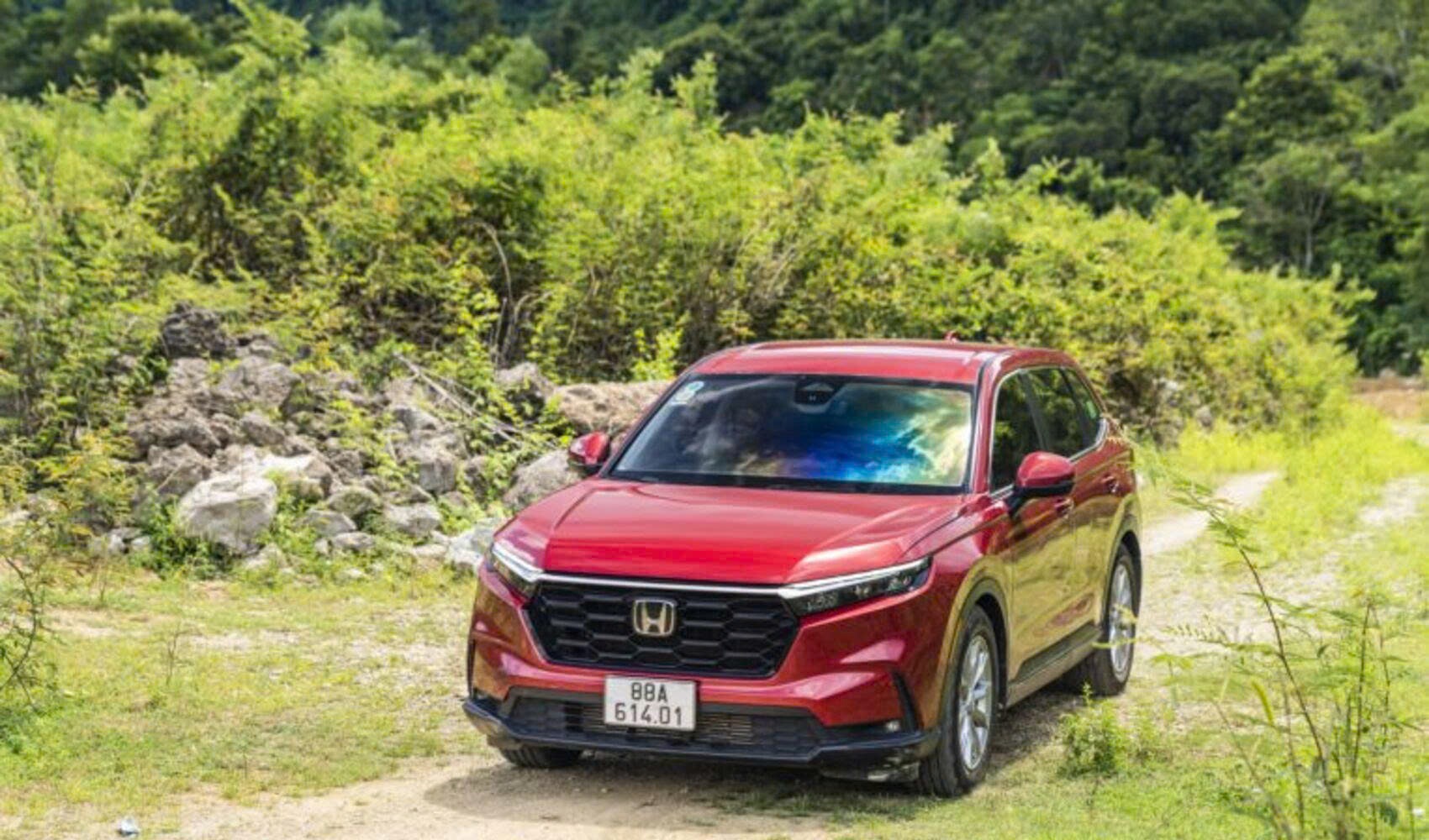 Gia đình 2-3 con nên mua SUV hay MPV