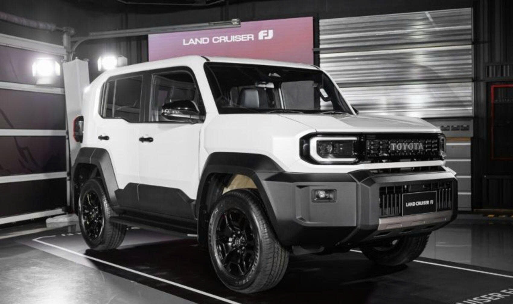 Toyota Việt Nam "nhá hàng" Land Cruiser FJ, mẫu SUV địa hình mới sắp ra mắt giá dự kiến 1,2 tỷ đồng